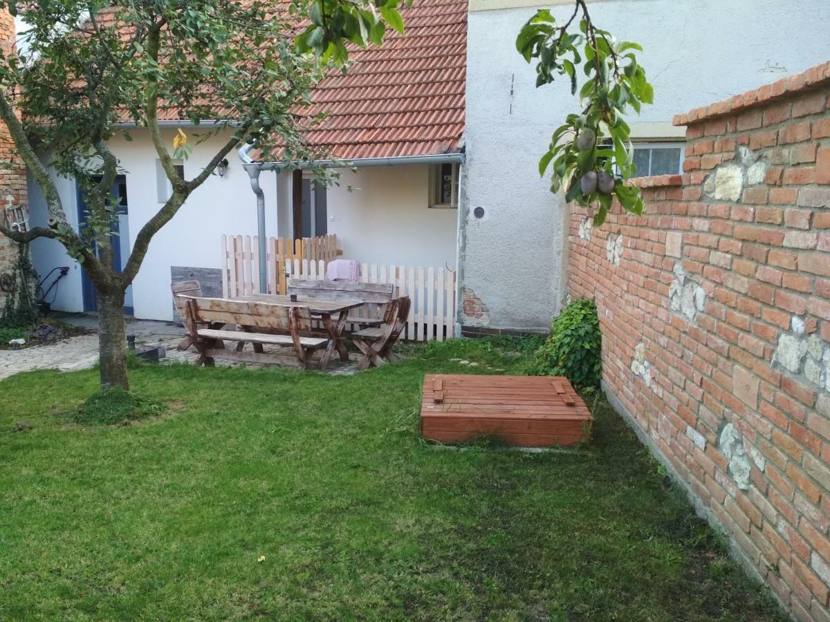 Ubytovani U Lomu Mikulov Exterior foto